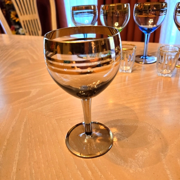 Vintage Gold Band 5-Piece Stemware Wine Glasses & 4-Piece Shot Glasses - Picture 4 of 16